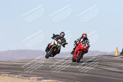 media/Dec-01-2025-Moto Forza (Mon) [[2daa91e15f]]/2-Intermediate Group/Session 2 (Turns 9 and 10)/